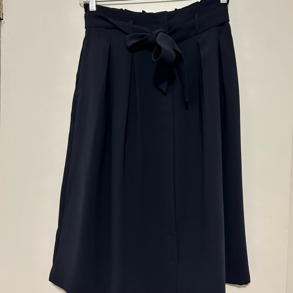 H & M size 10 navy skirt with matching belt